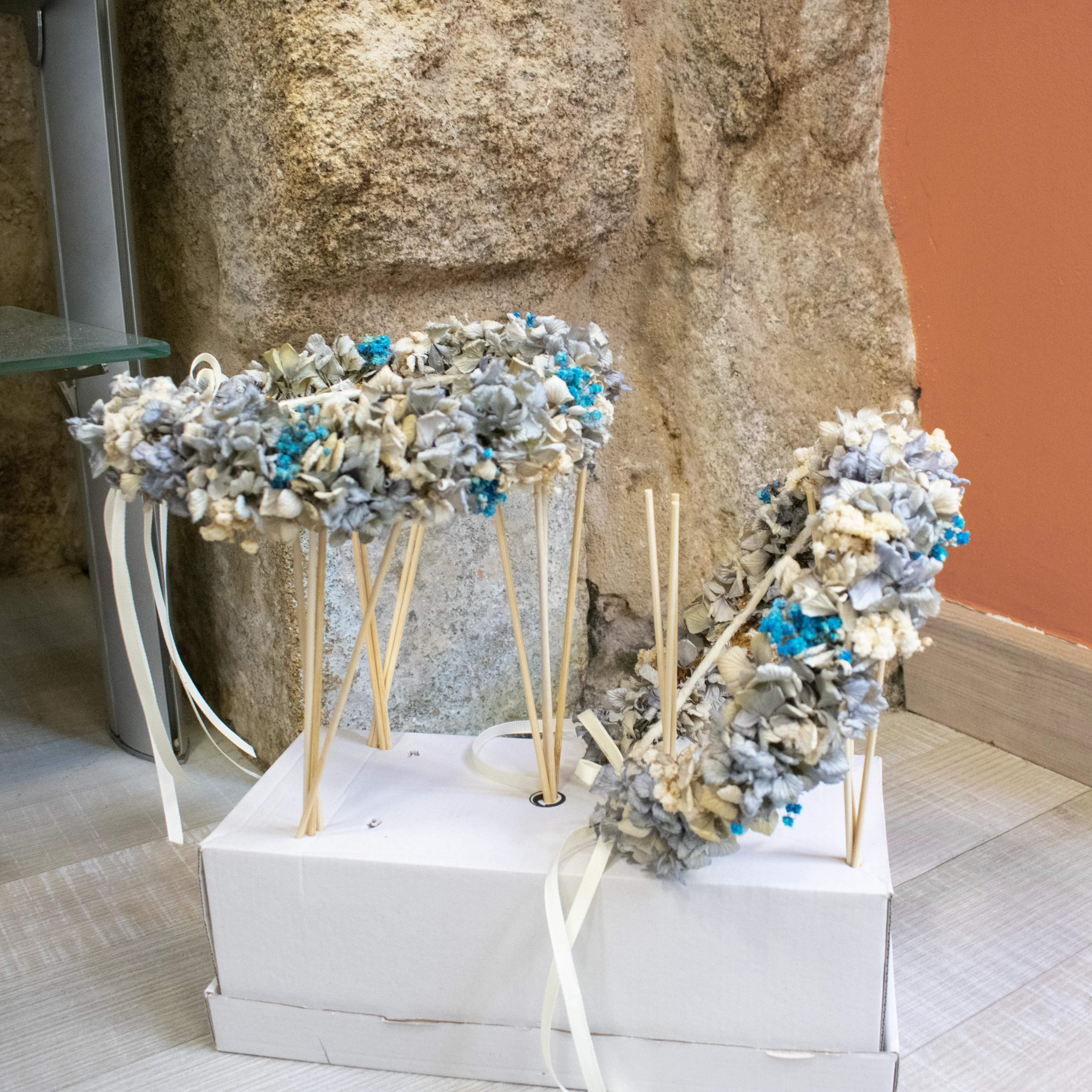 Diadema de flores para niñas de arras en azul Diadema de flores para niñas de arras en azul