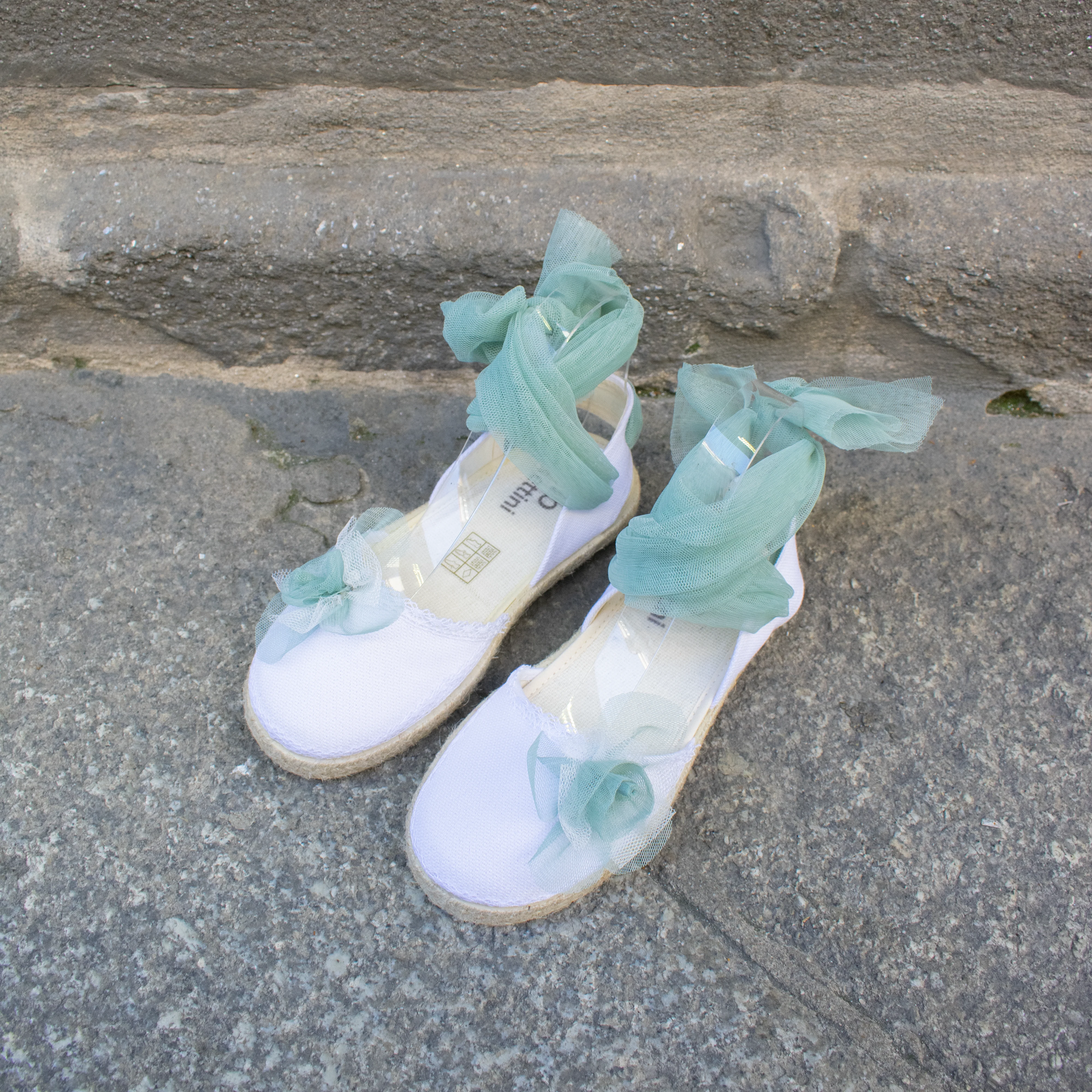 Zapatilla de esparto de comunión para niña en verde agua Zapatilla de esparto de comunión para niña en verde agua