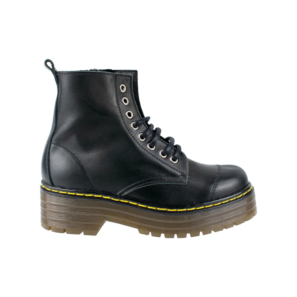 Botas militares de plataforma color negro