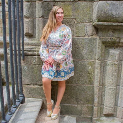 Imagen del artículo: ¡Descubre las Elegantes Sandalias Doradas para Mujer y Cómo Combinarlas!
