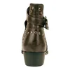 Botín Campero Marrón Chocolate Tachas Hebilla Tacón Medio Azarey 462M120