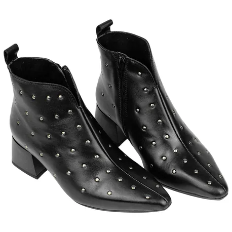Botín Piel Negro Tachas Tacón medio Kaola 4064