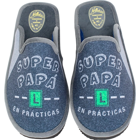 Zapatillas de casa abiertas para hombre azules con mensaje Superpapá en prácticas