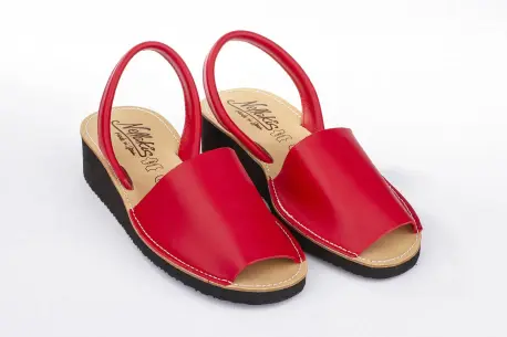 Menorquinas con Cuña En Piel Rojo de Mujer