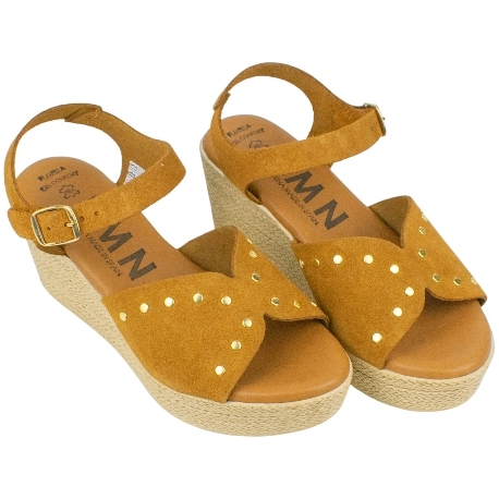Sandalia Cuña Alta Piel Corte Mariposa con Tachas plantilla de gel KMN 56643
